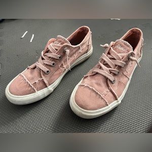 Blowfish - 9 slip-on - pink shoes - summer, cute,